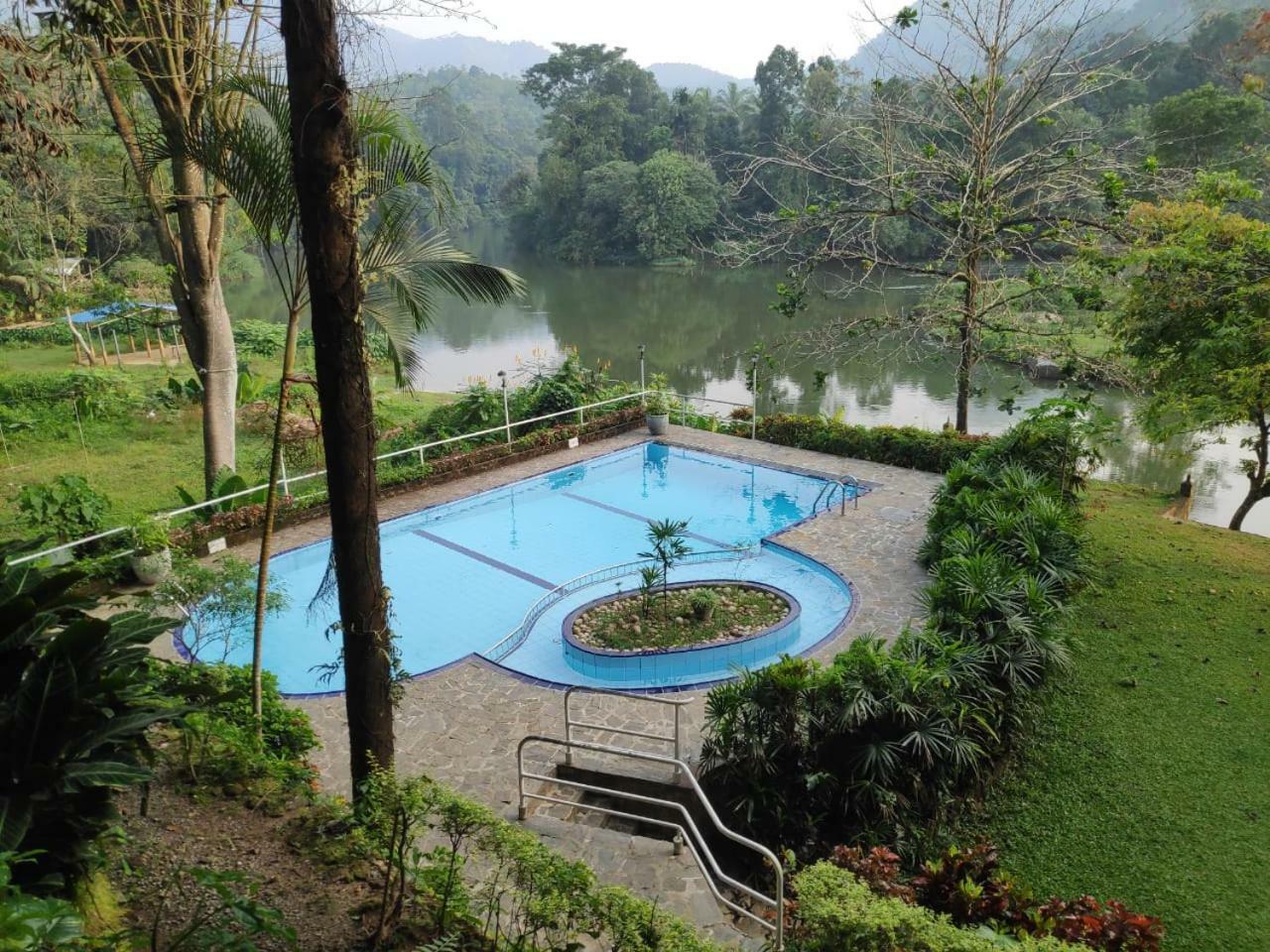 Plantation Hotel Helarambe Exterior photo